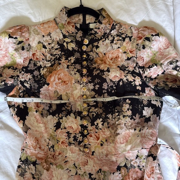 ZIMMERMANN 1
Floral linen midi dress
Illustration linen midi dress - Picture 7 of 11